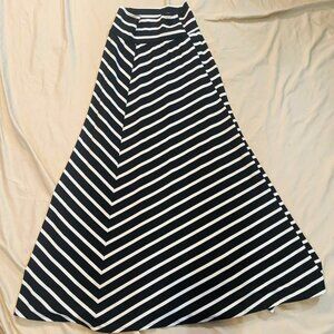 AB Studio brand SIZE SMALL Maxi Skirt, Black/White Diagonal Striped